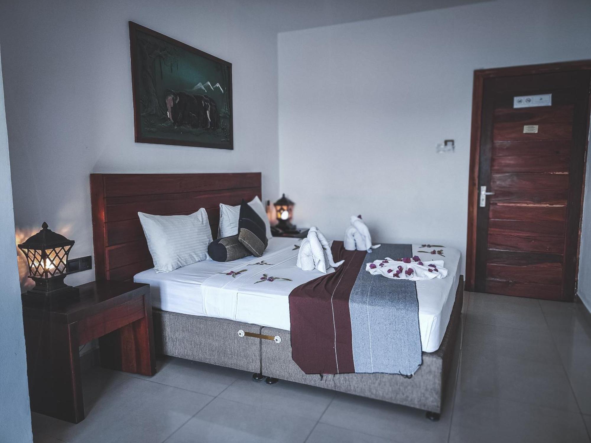 Hotel Elephant Park - New Deal! Half Off Airport Pickups Available Пиннавела Экстерьер фото